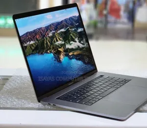 New Laptop Apple MacBook 2017 16GB Intel Core I7 SSD 512GB