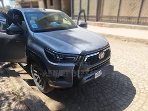 Toyota Hilux Revo Smart Cab Deisel 2.4 RWD 2021 Silver