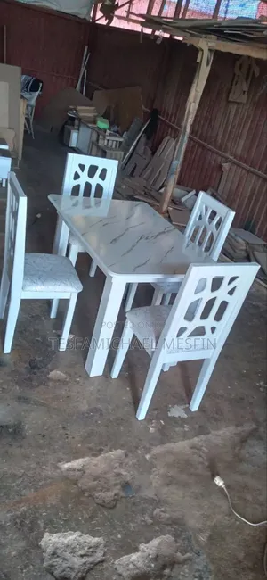 Dining Table With 4 Chair