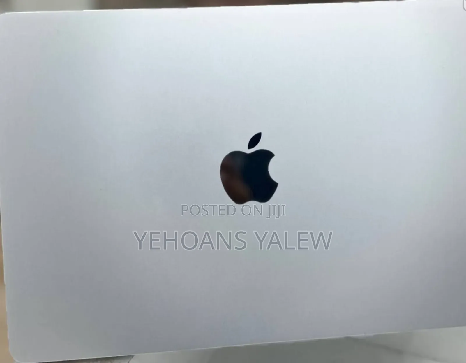 New Laptop Apple MacBook Air 2022 M2 8GB Apple M2 SSD 256GB