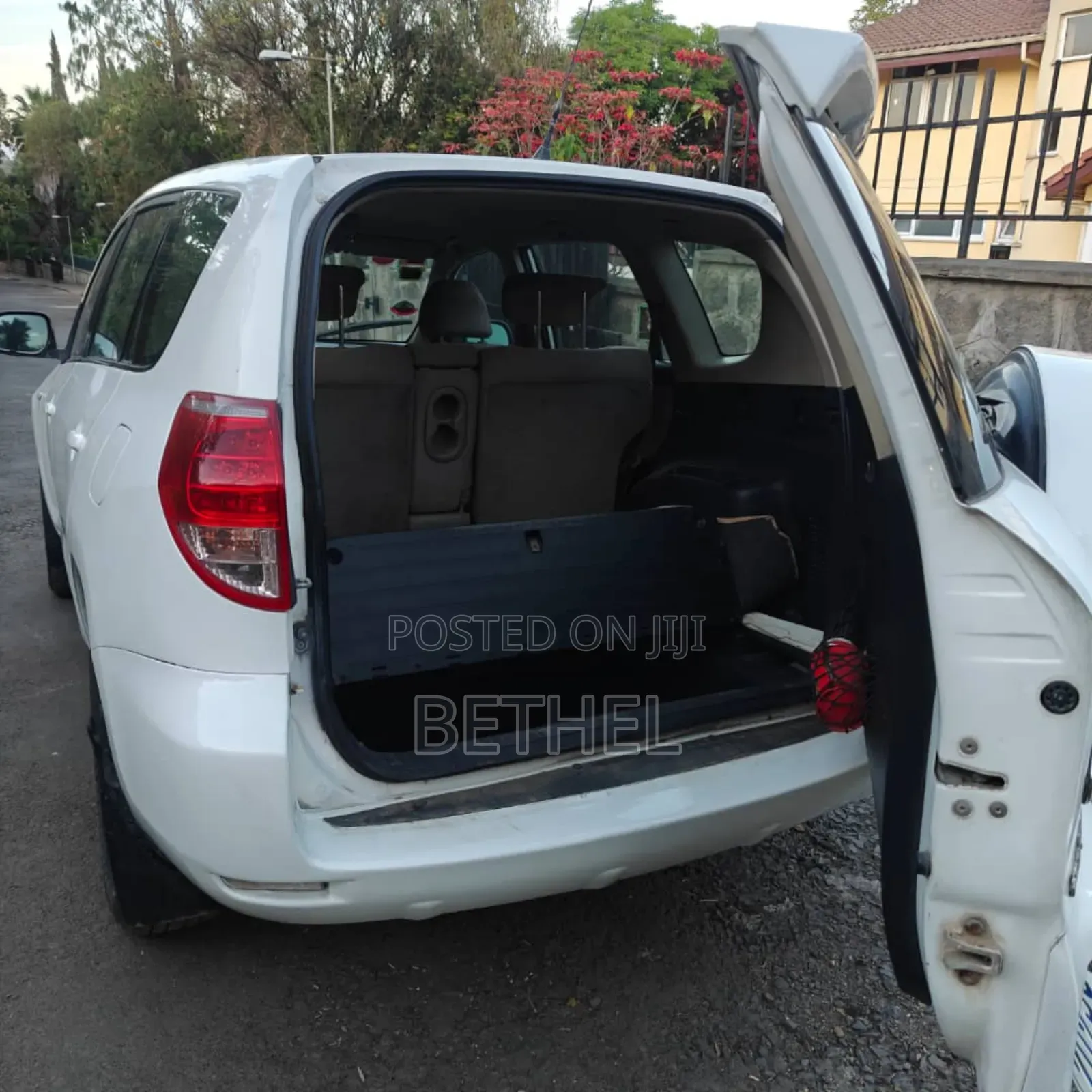 Toyota RAV4 2006 White