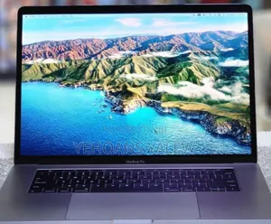 New Laptop Apple MacBook Pro 2017 16GB Intel Core I7 SSD 512GB