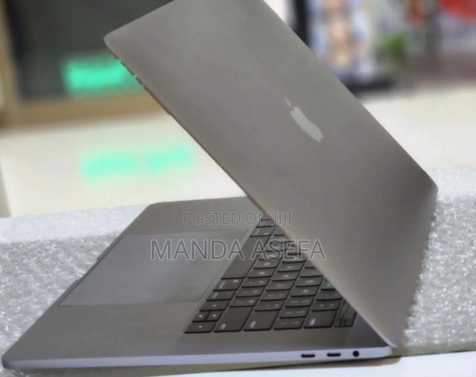 New Laptop Apple MacBook Pro 2017 16GB Intel Core I7 SSD 512GB