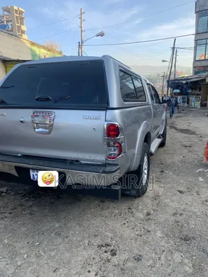 Toyota Hilux 3.0 D-4D 4x4 2015 Silver