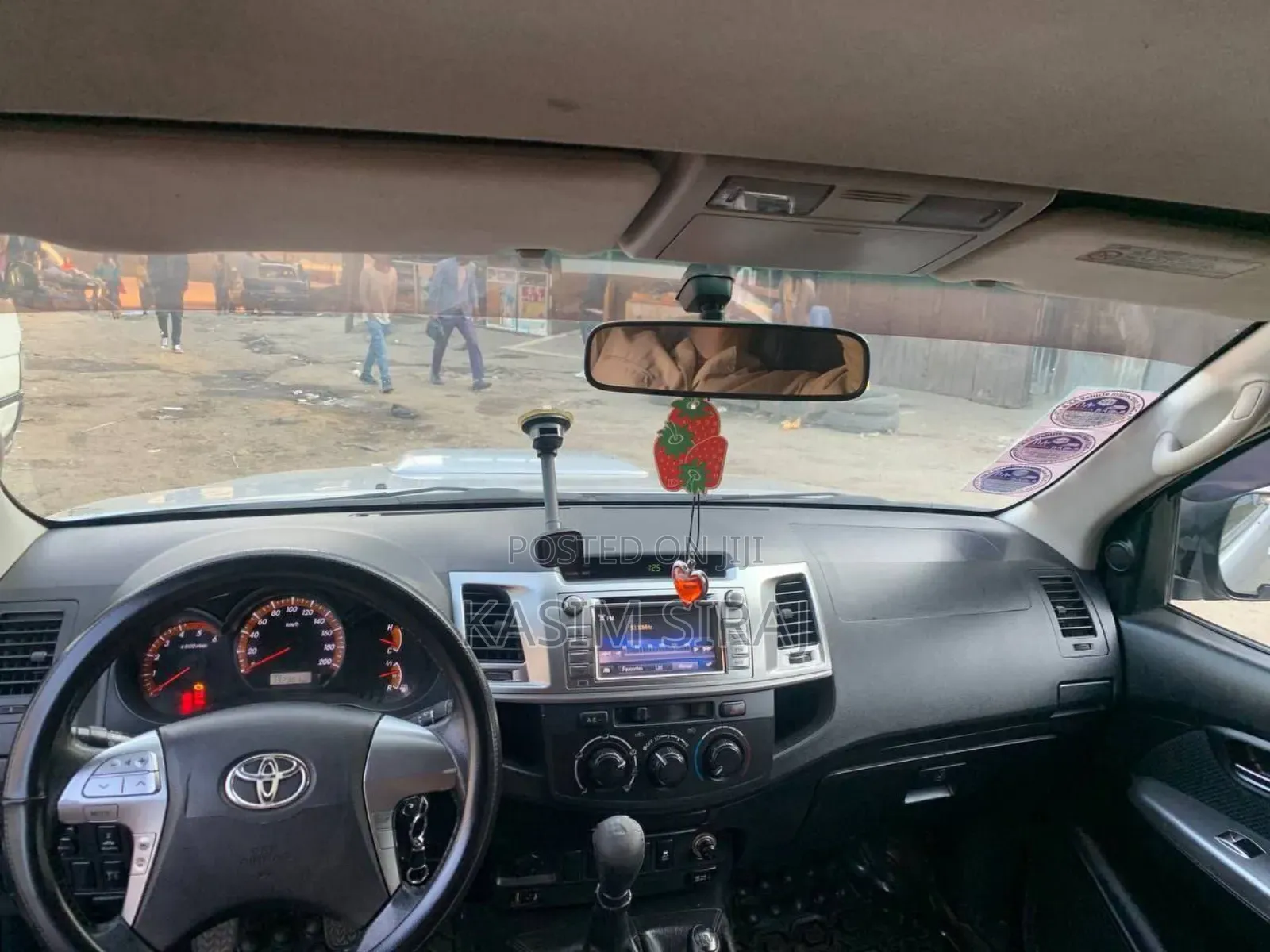 Toyota Hilux 3.0 D-4D 4x4 2015 Silver