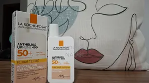 La Roche-Posay Anthelios 50+ Tinted Fluid