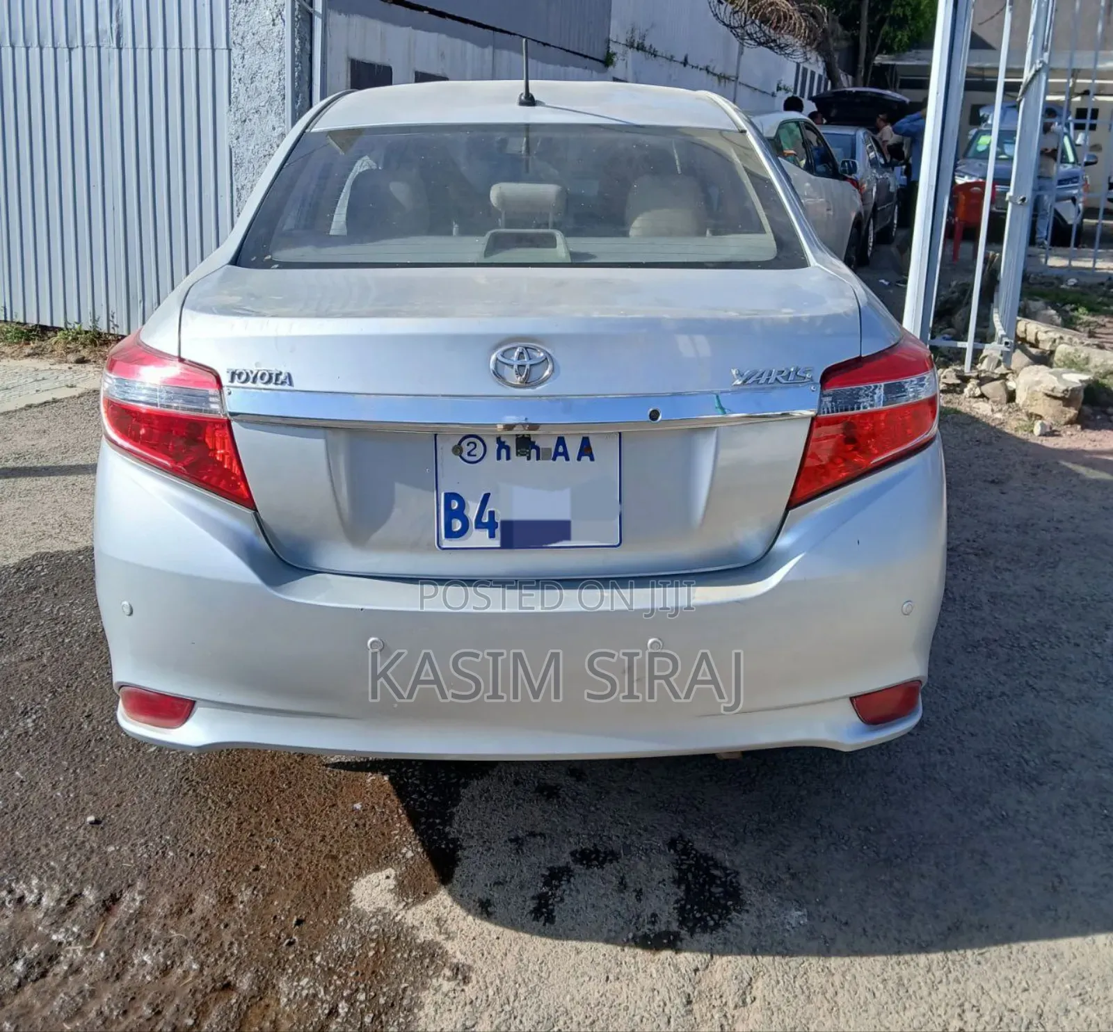 Toyota Yaris L Hatchback 5dr 2015 Silver