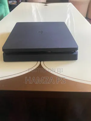 Playstation 4 Slim በቅናሽ