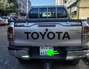 Toyota Hilux Revo Double Cab Deisel 2.4 AWD 2018 Silver