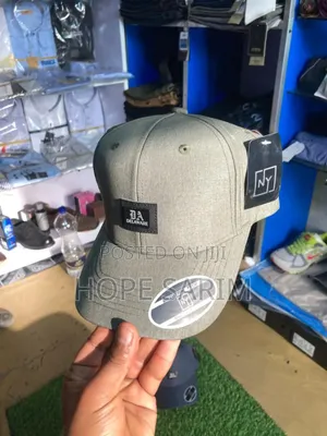 Shiny Hats የምያማምሩ ኮፍያ