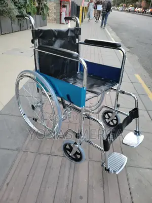 New Brand Wheelchair双啓foldin Wheelchair雙傘wheelchair in Metallic Silver