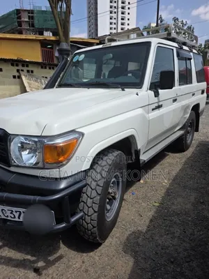 Toyota Land Cruiser 2015 White