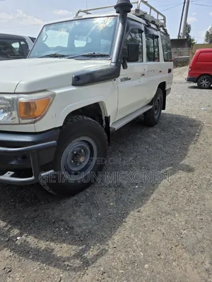 Toyota Land Cruiser 2015 White