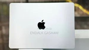 New Laptop Apple MacBook Air 2022 M2 8GB Apple M2 SSD 256GB