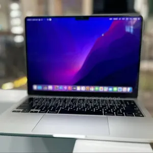 Photo - New Laptop Apple MacBook Air 2022 M2 8GB Apple M2 SSD 256GB