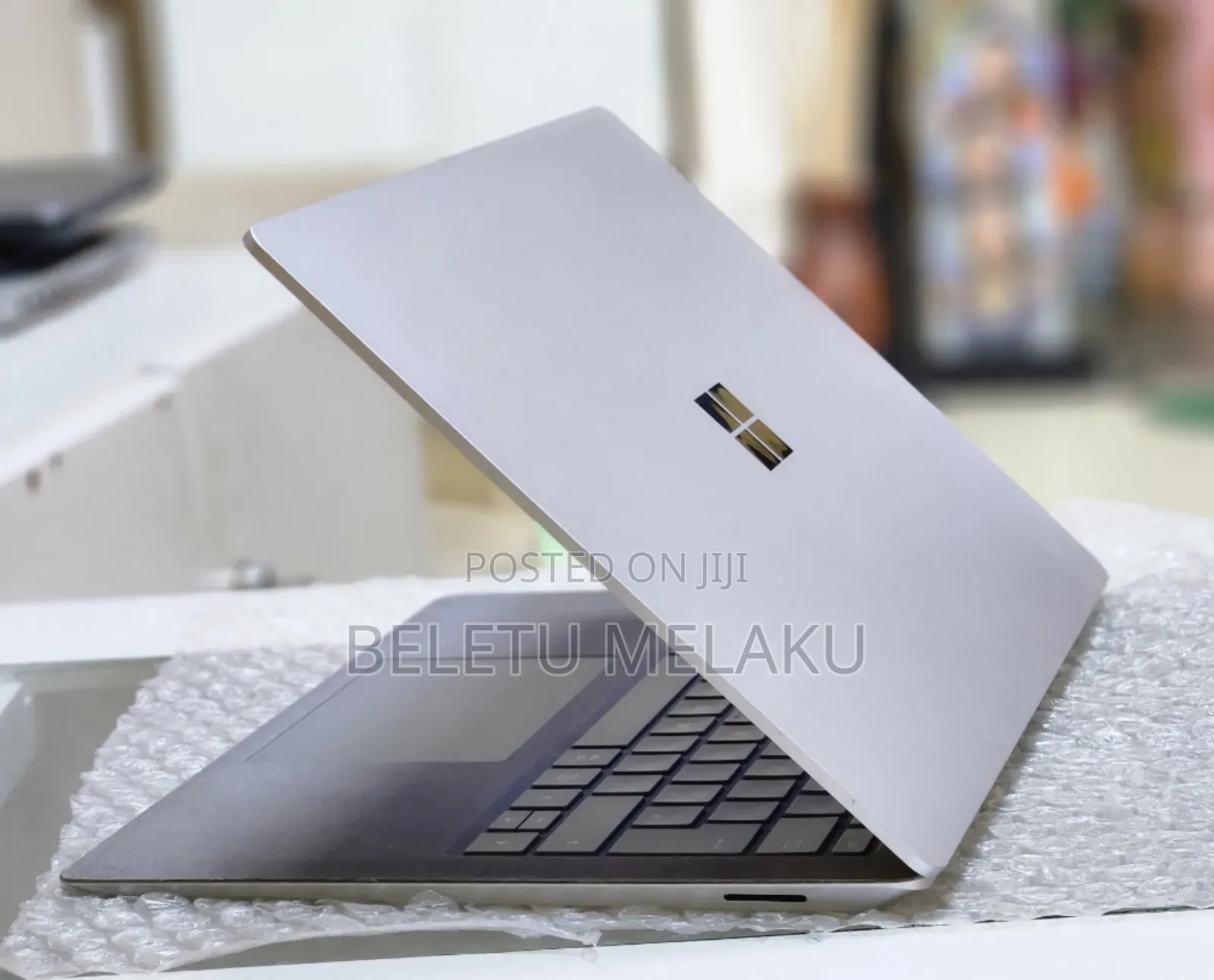 New Laptop Microsoft Surface 8GB Intel Core i5 SSD 512GB