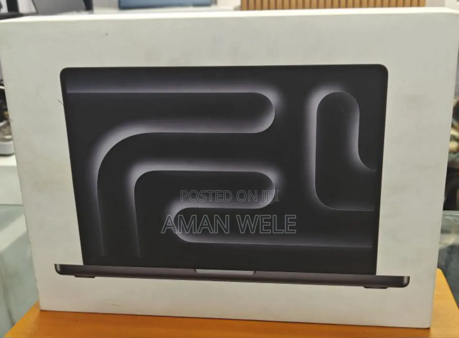 New Laptop Apple Macbook Pro 2025 M5 14-Inch 16GB Intel SSD 512GB