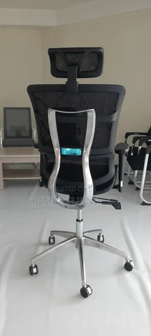 Ergonomic Managerial Chair – Premium Comfort Support