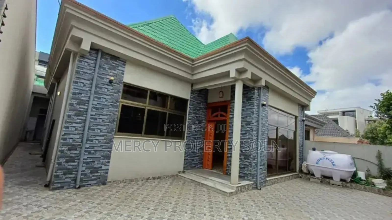 Furnished 6bdrm House in Bole for sale