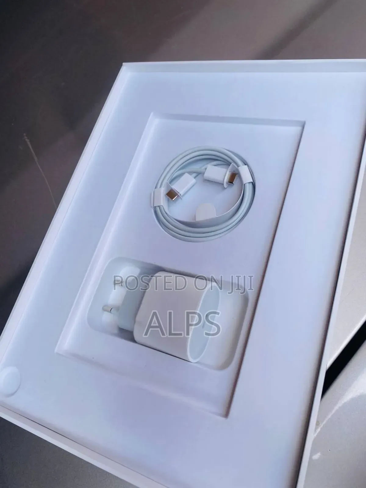 New Apple iPad Air (2022) 64 GB Gray