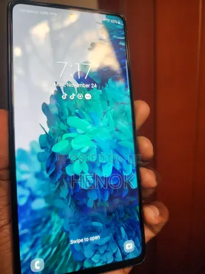 Photo - Samsung Galaxy S20 FE 128 GB Blue