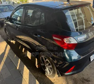 Photo - Hyundai I10 2022 Gray