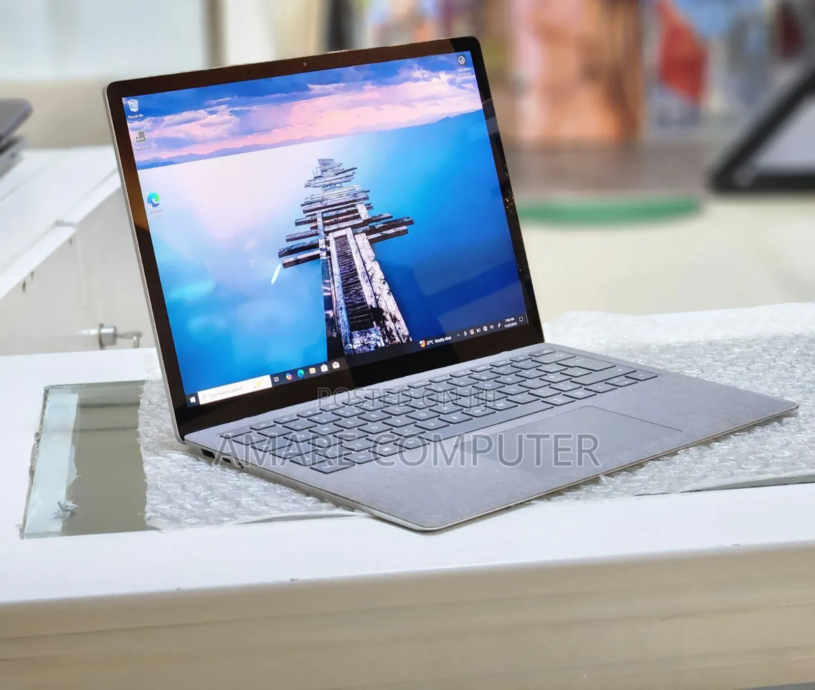 New Laptop Microsoft Surface 8GB Intel Core I5 SSD 512GB