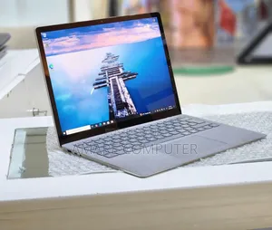New Laptop Microsoft Surface 8GB Intel Core I5 SSD 512GB