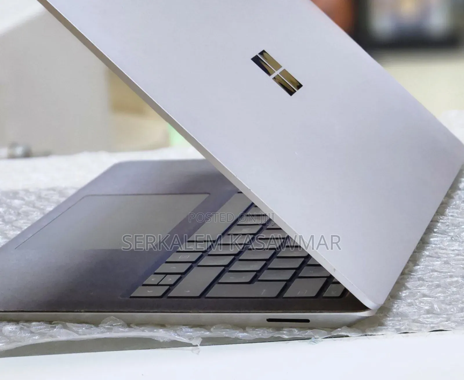 New Laptop Microsoft Surface 8GB Intel Core I5 SSD 512GB