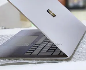 New Laptop Microsoft Surface 8GB Intel Core I5 SSD 512GB
