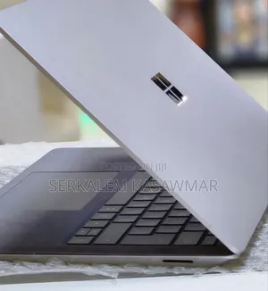 New Laptop Microsoft Surface 8GB Intel Core I5 SSD 512GB