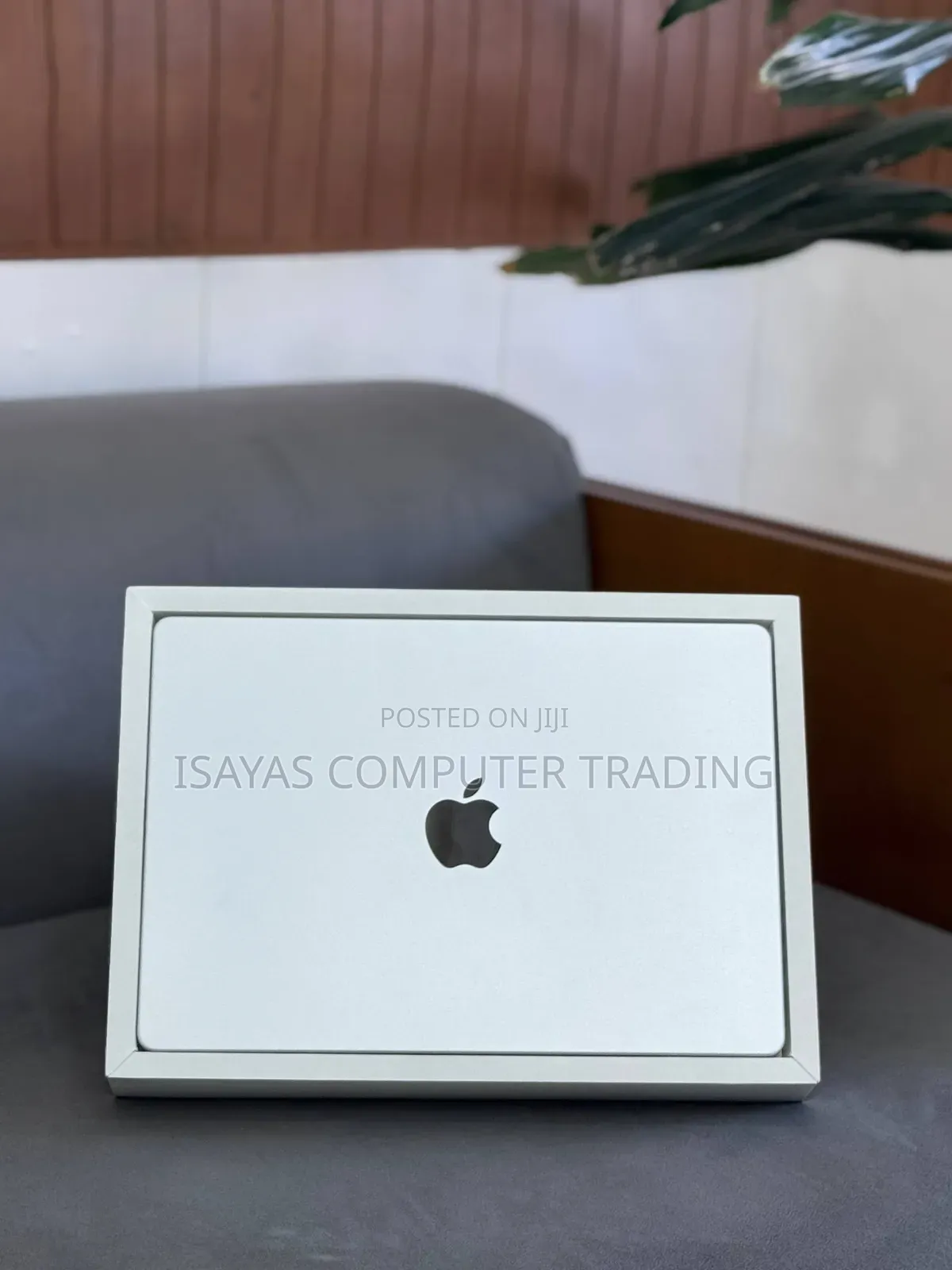 New Laptop Apple MacBook Pro 2023 M3 14-Inch 8GB SSD 512GB