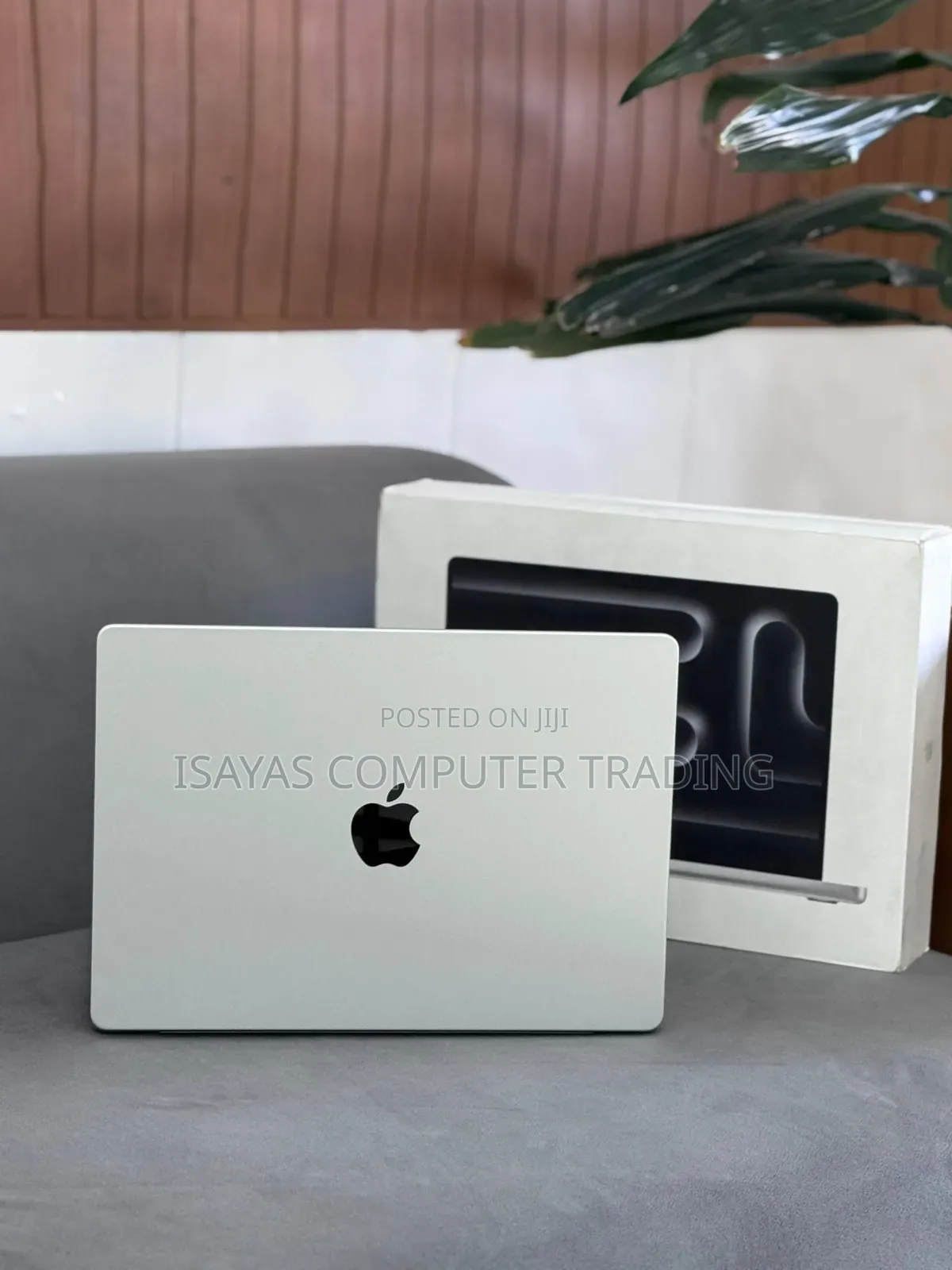 New Laptop Apple MacBook Pro 2023 M3 14-Inch 8GB SSD 512GB