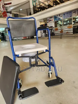 Commode Four Mini Wheel Wheelchair輕巧wheelchair考生wheelchair㠭不wheelchair