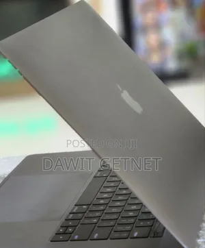 New Laptop Apple MacBook Pro 2017 16GB Intel Core I7 SSD 512GB