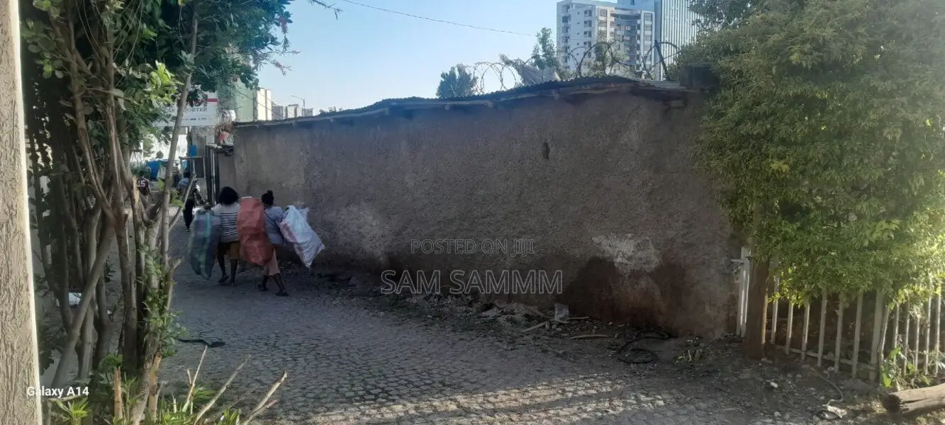 Furnished 4bdrm House in Bole for sale