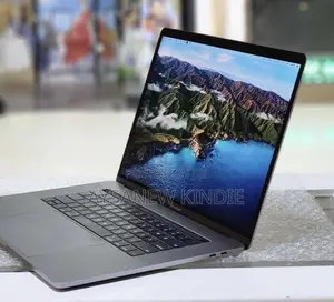 New Laptop Apple MacBook Pro 2017 16GB Intel Core I7 SSD 512GB