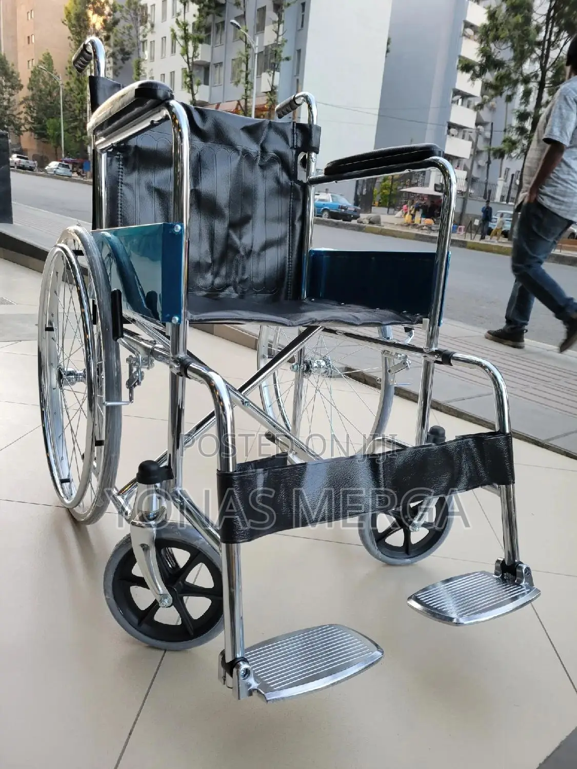 Wheelchair櫻岯usa Used Wheelchair/Comfortable Seating–Features Afoldable