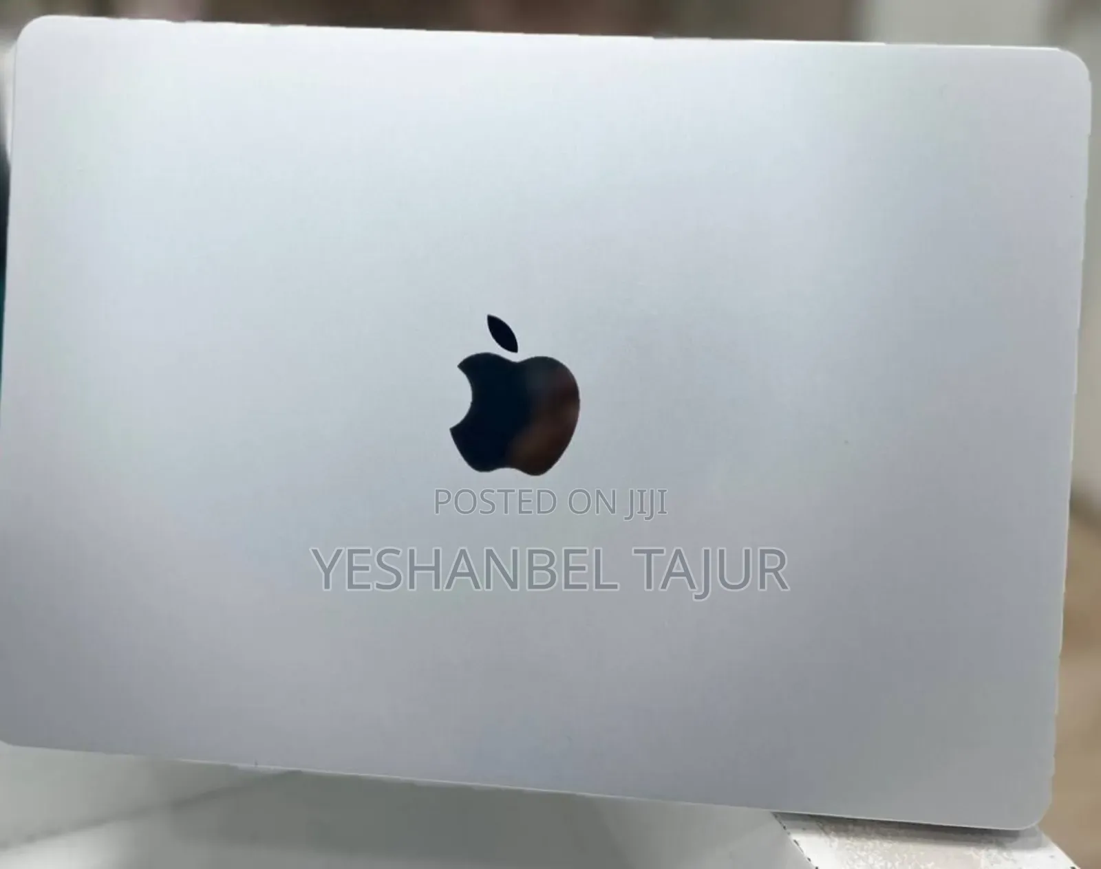 New Laptop Apple MacBook Air 2022 M2 8GB Apple M2 SSD 256GB