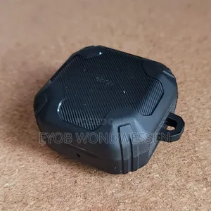 Photo - Samsung Galaxy Bud Fe With Original Elango Armor Case