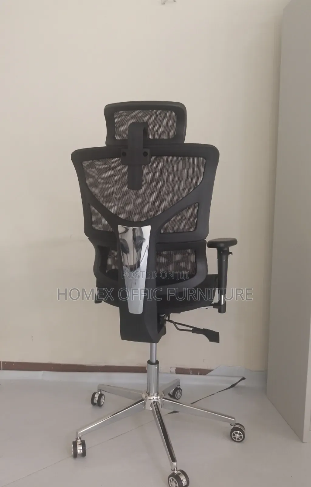 Ergonomic Managerial Chair – Premium Comfort Support