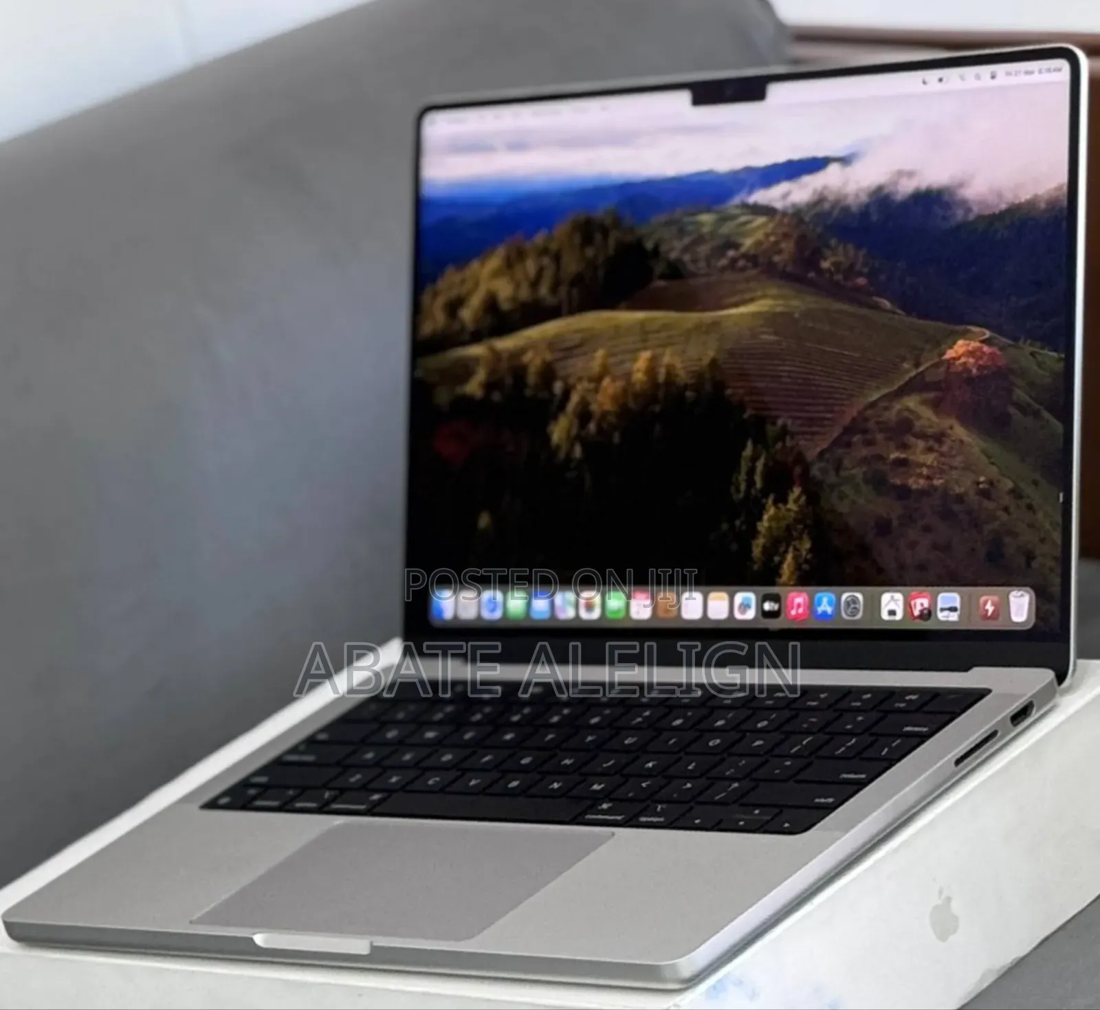 New Apple MacBook Pro 2023 M3 14-Inch 8GB Intel Core I5 SSD 512GB