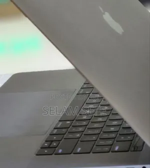 New Laptop Apple MacBook Pro 2017 16GB Intel Core I7 SSD 512GB