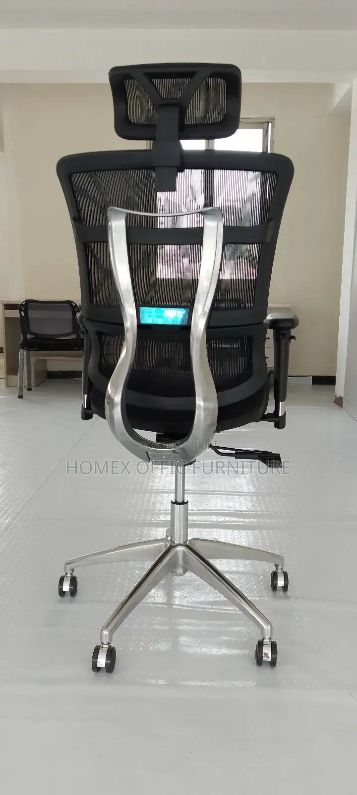 Luxury Ergonomic Manager Chair – Mesh Back Headrest