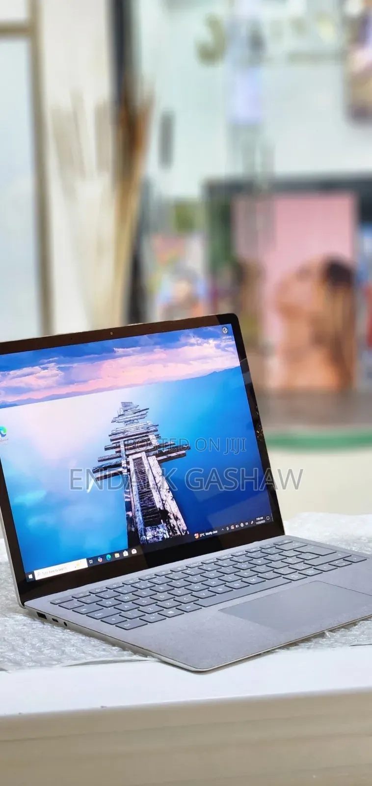 New Laptop Microsoft Surface 8GB Intel Core I5 SSD 512GB