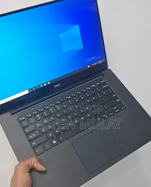 New Laptop Dell Precision 5520 16GB Intel Core I7 SSD 512GB