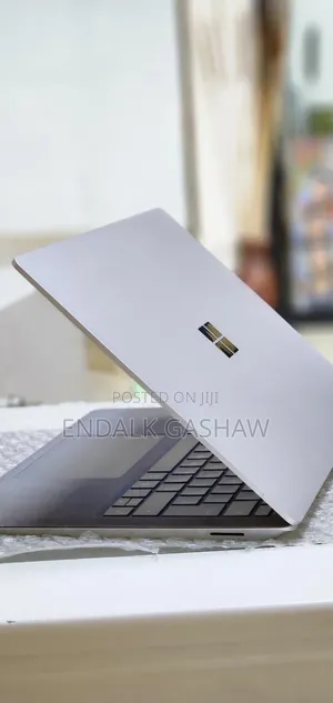 New Laptop Microsoft Surface 8GB Intel Core I5 SSD 512GB