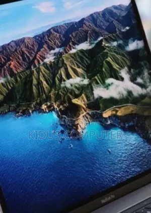 New Laptop Apple MacBook Pro 2017 16GB Intel Core I7 SSD 512GB