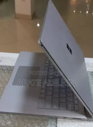 New Laptop Microsoft Surface Book 3 16GB Intel Core i7 SSD 256GB