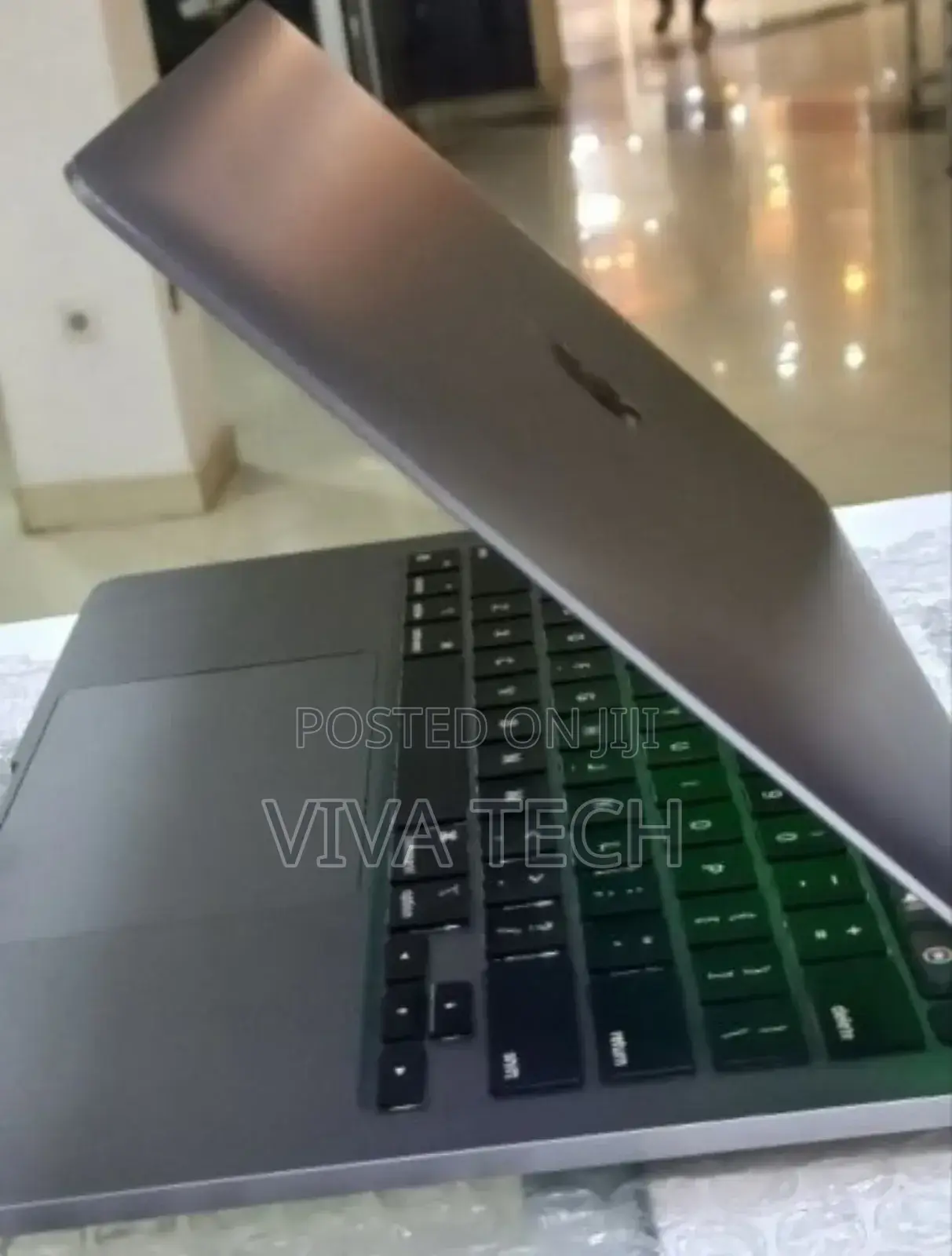 New Laptop Apple MacBook Pro M1 16GB Intel Core i5 SSD 256GB